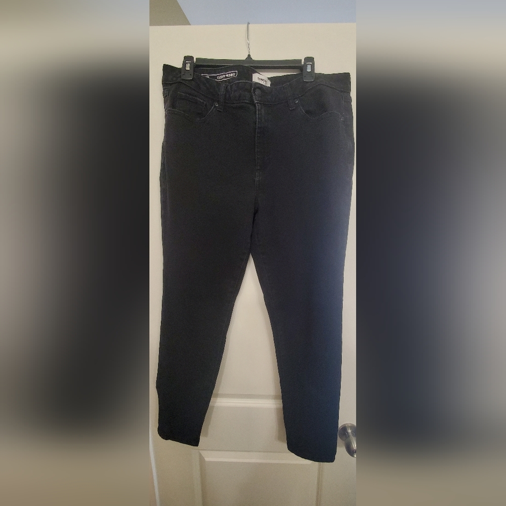 Sonoma Curvy Skinny Black Size 16